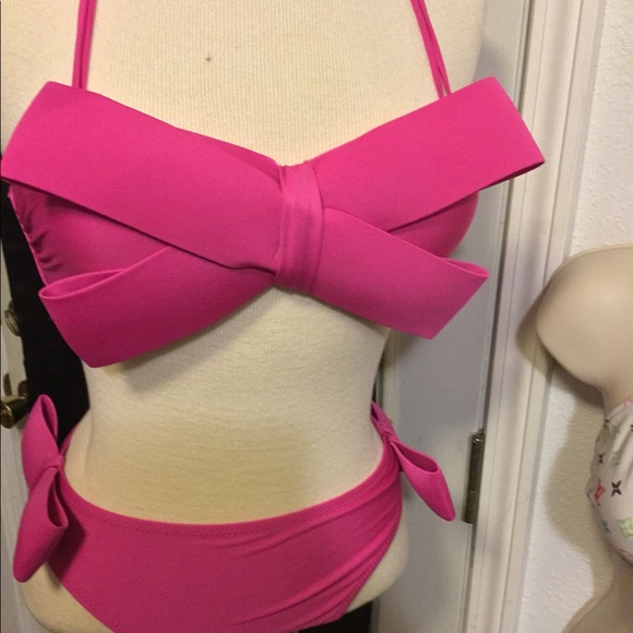 Spring Break Theme Pink Belly Bikinis 💞🖤💞🖤💞🖤 - Picture 5 of 15